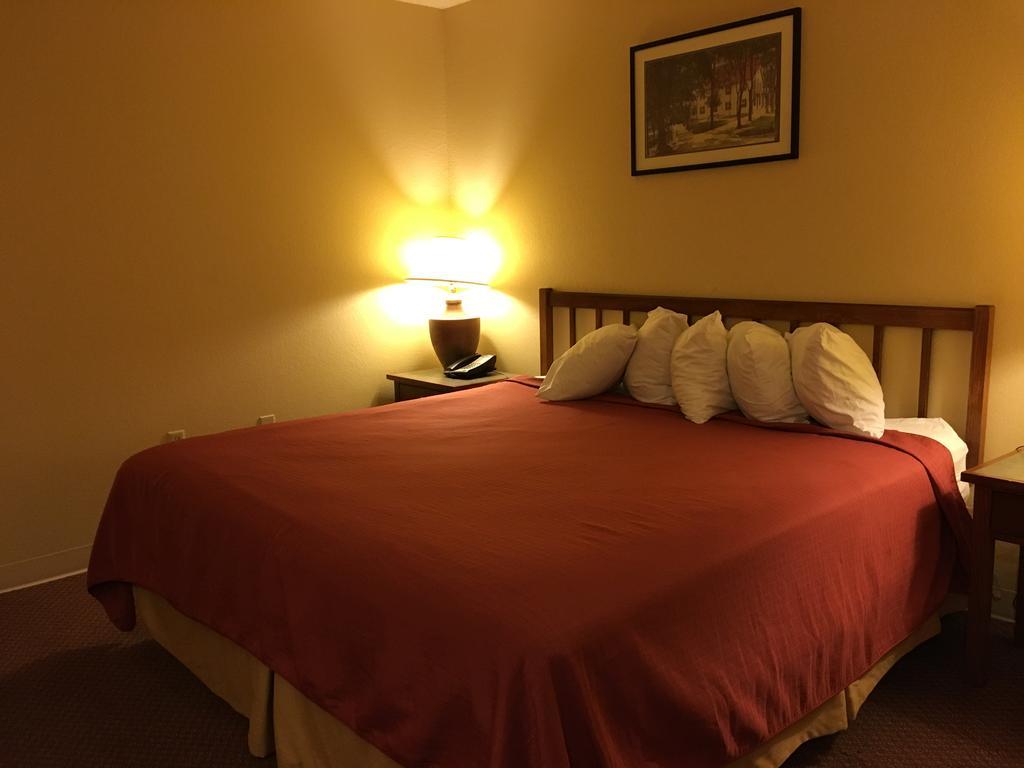 Norwood Inn And Suites Chaska Luaran gambar